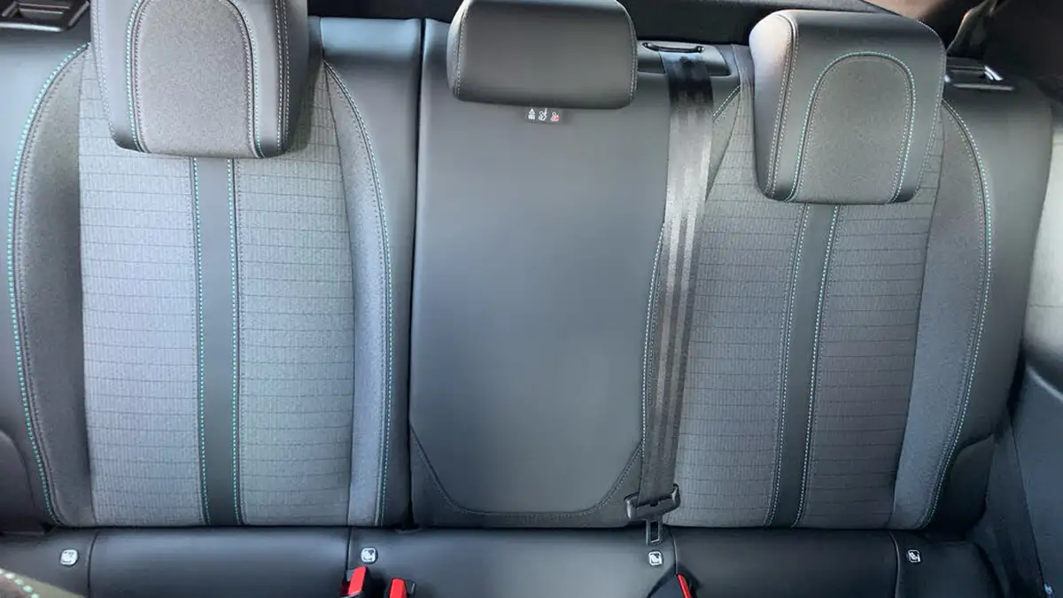 2023-peugeot-208-12-puretech-allure-premium-100ps-eat8-big-24