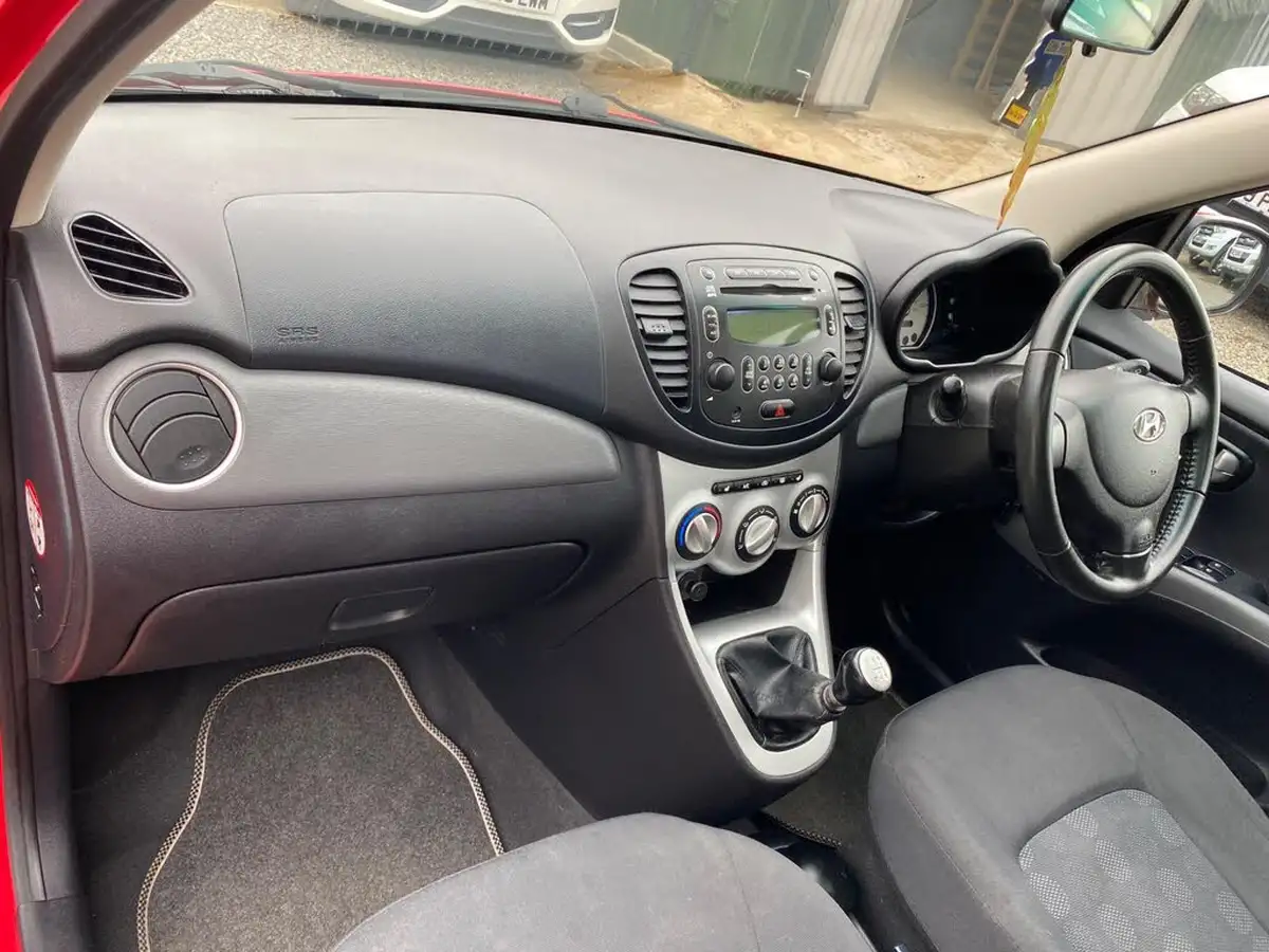 2010-hyundai-i10-12-style-big-13
