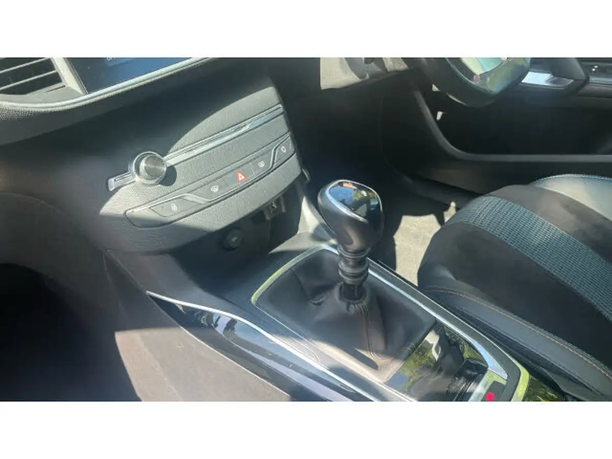 2020-peugeot-308-sw-12-puretech-tech-edition-big-12