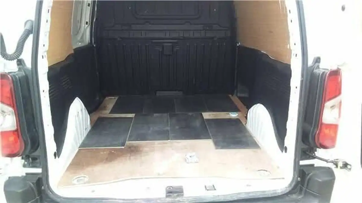 2021-vauxhall-combo-15cdti-dynamic-2300-100pseu6dt-l1h1-panel-big-12
