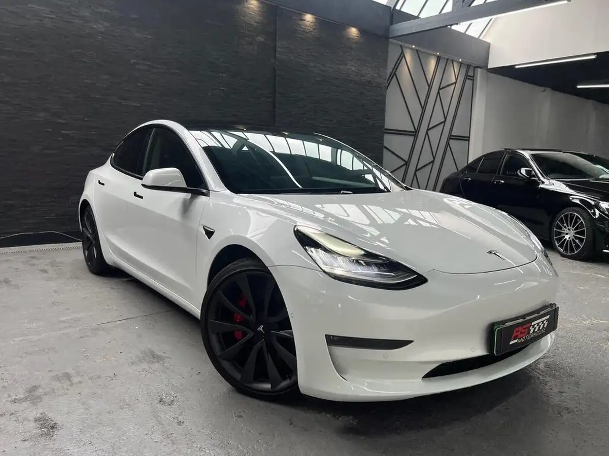 2020-tesla-model-3-e-performance-big-0