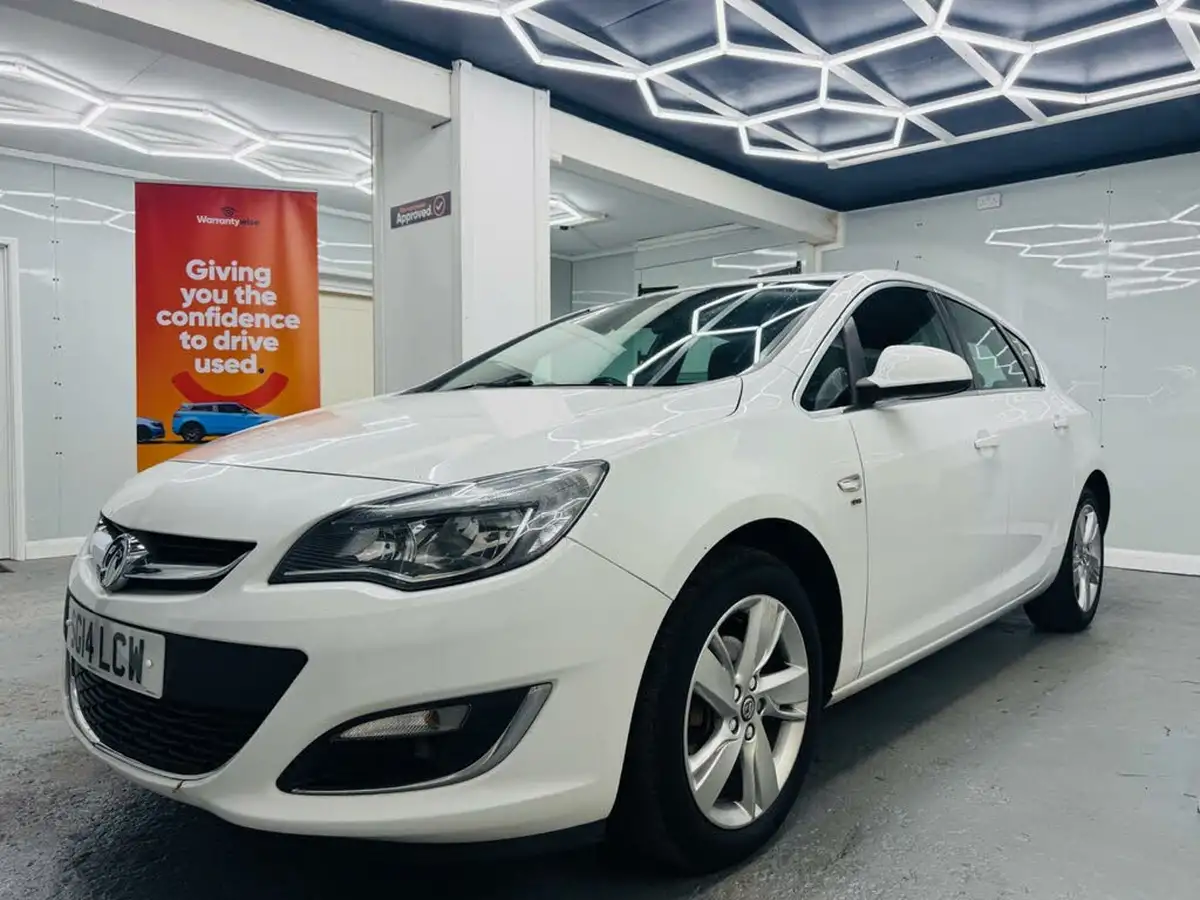 2014-vauxhall-astra-14-sri-100ps-1398cc-big-2