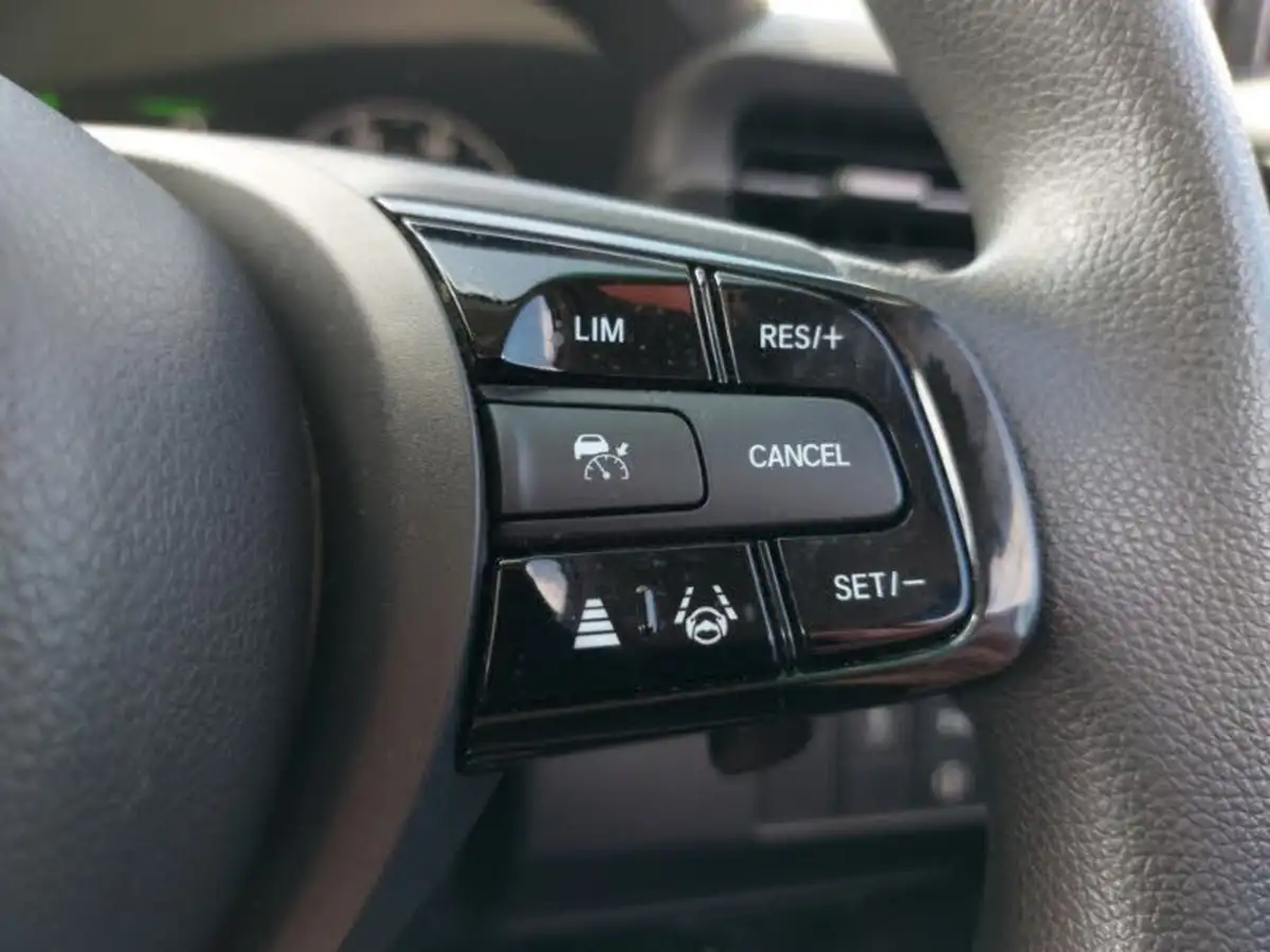 2022-honda-hr-v-15-i-mmd-elegance-big-14