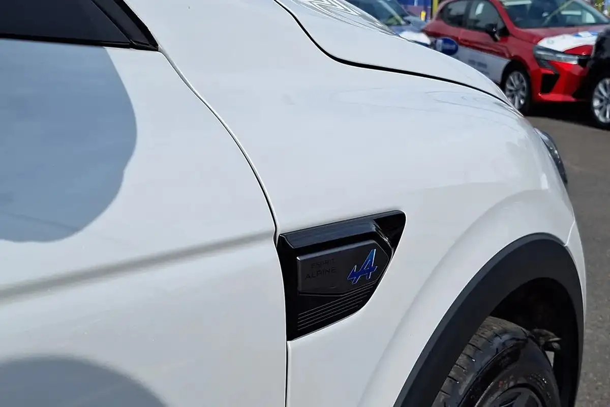 2024-renault-arkana-16-esprit-alpine-big-20