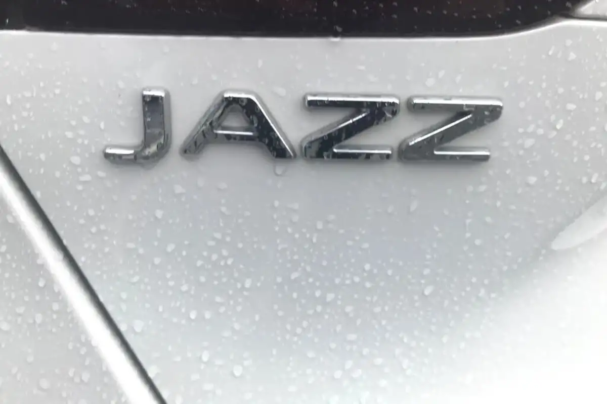 2021-honda-jazz-15-i-mmd-ex-107ps-big-33