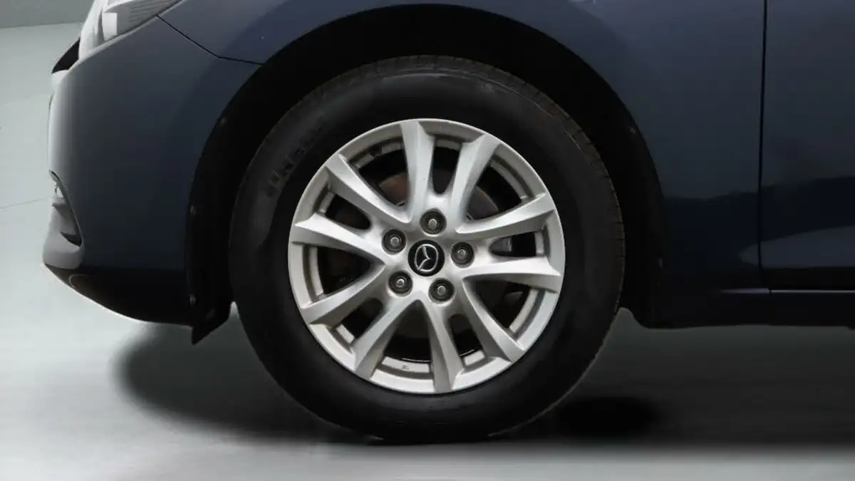 2018-mazda-mazda3-20-se-nav-big-18