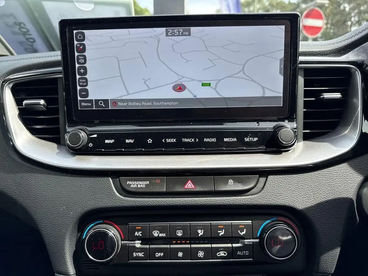 2024-kia-ceed-15-t-gdi-gt-line-138bhp-big-11