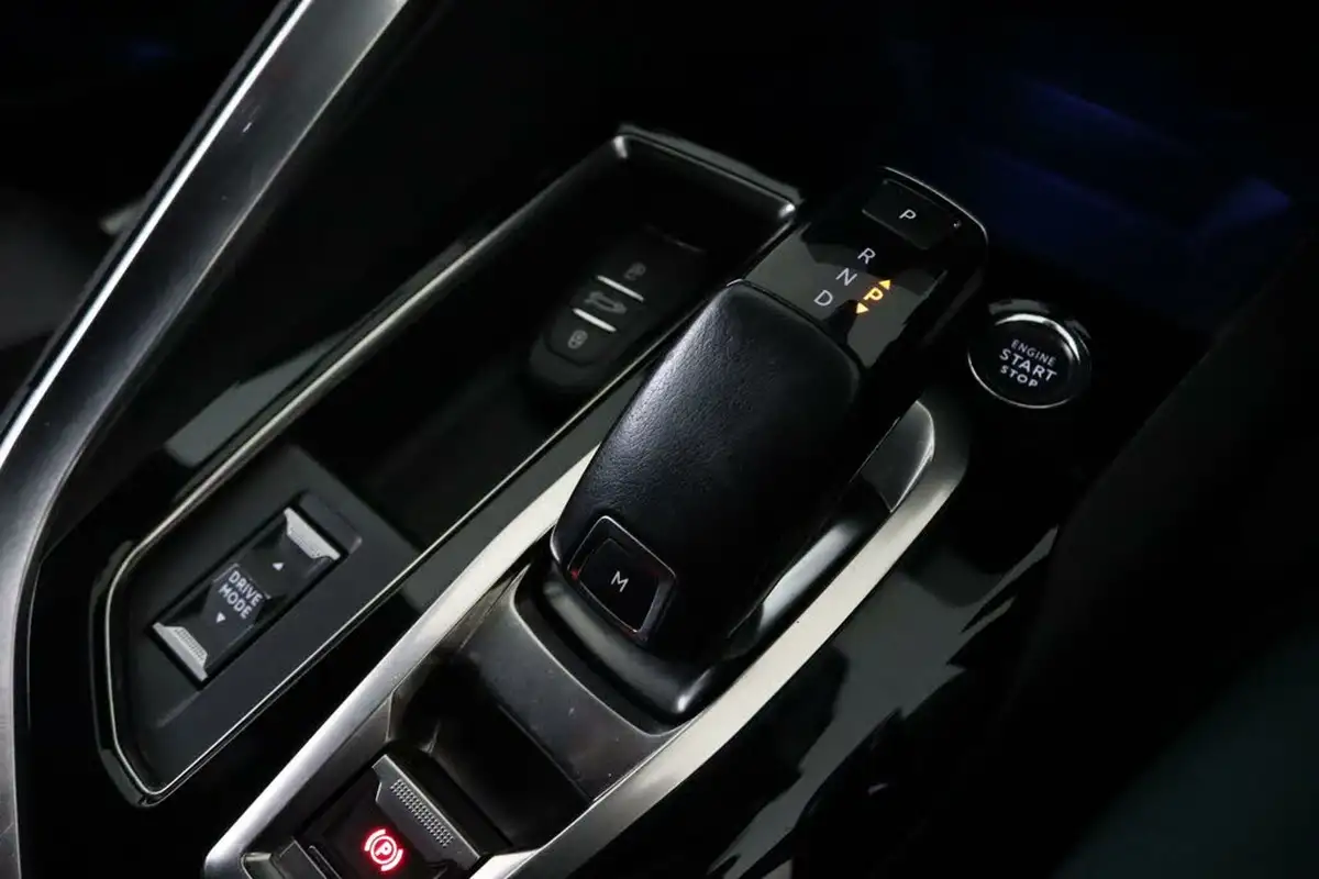 2022-peugeot-5008-suv-12-puretech-gt-premium-big-18