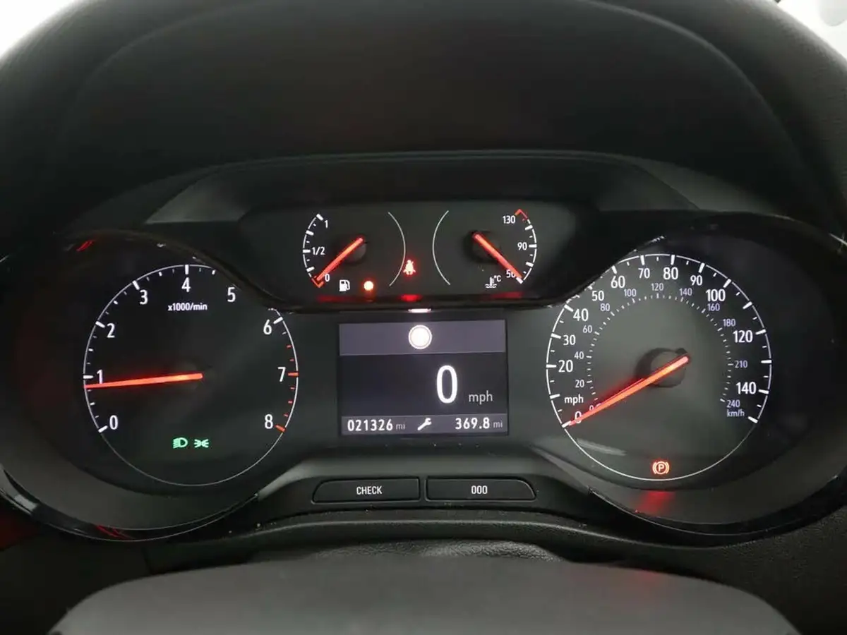 2022-vauxhall-crossland-15-gs-line-big-16
