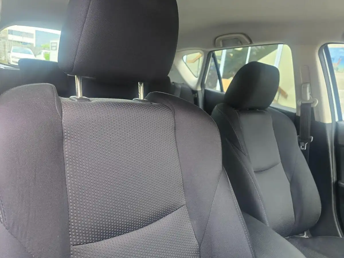 2012-mazda-mazda3-16-sport-big-10