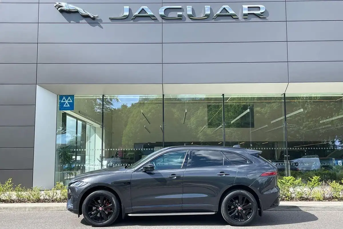 2022-jaguar-f-pace-20-p250-r-dynamic-black-big-8