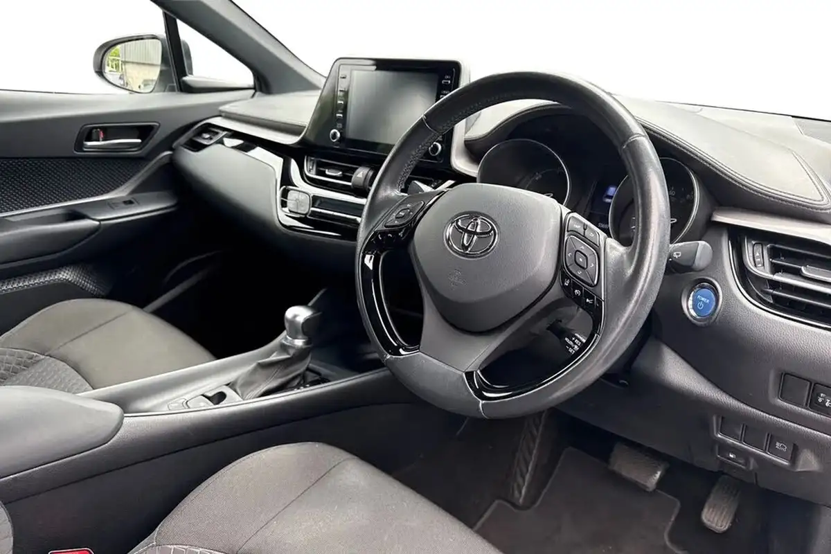 2021-toyota-c-hr-18-vvt-i-icon-big-13