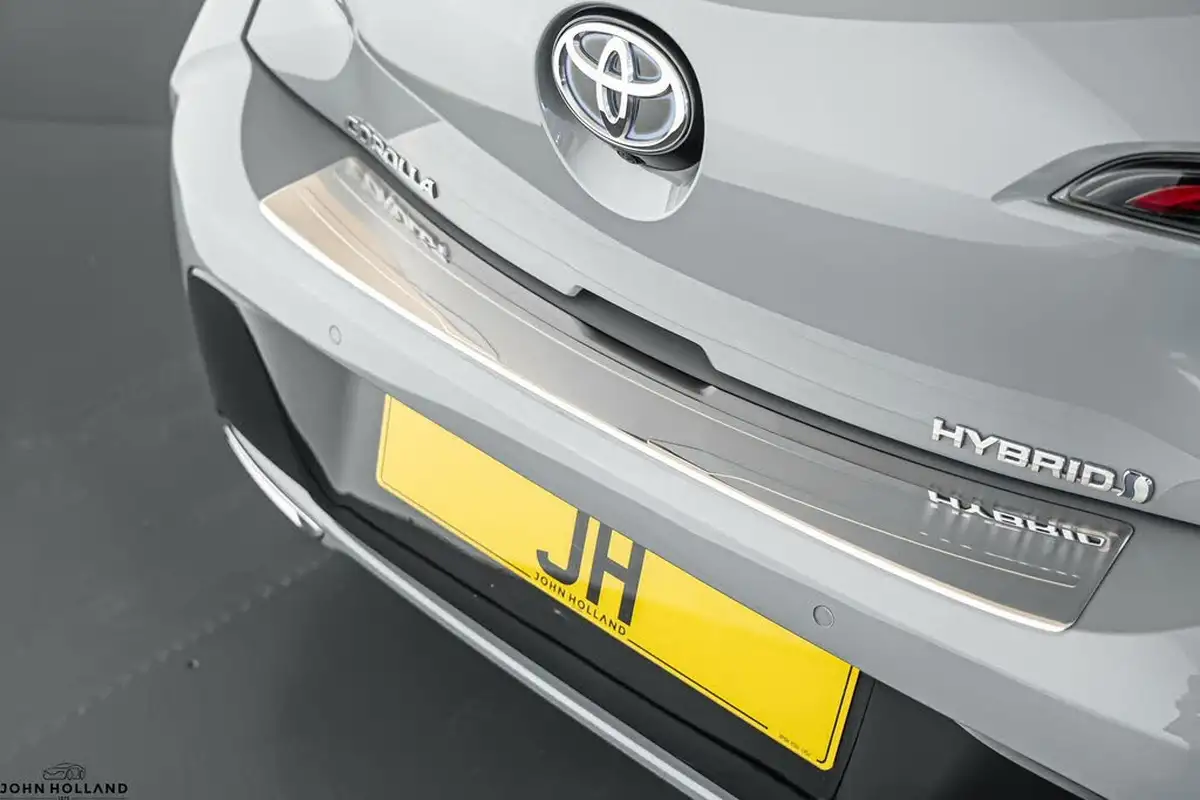 2022-toyota-corolla-20-vvt-i-excel-181bhp-trk-hatchback-big-15