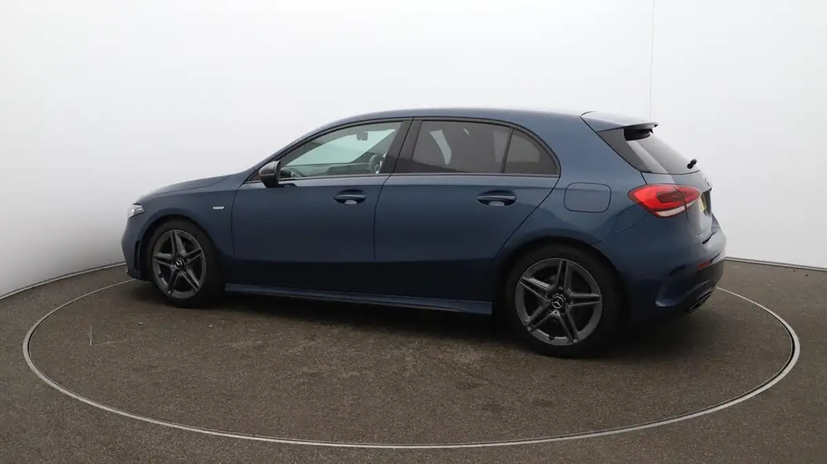 2022-mercedes-benz-a-class-13-a200-amg-line-edition-executive-hatchback-5d-big-49