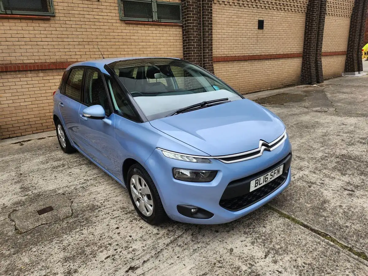 2016-citroen-c4-picasso-16bluehdi-vtr-120ps-big-16