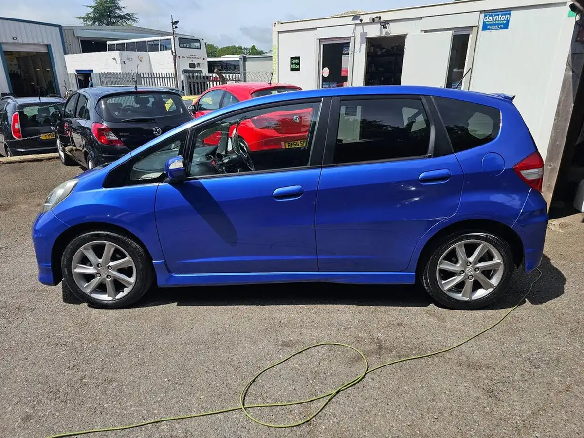 2012-honda-jazz-14-si-big-6