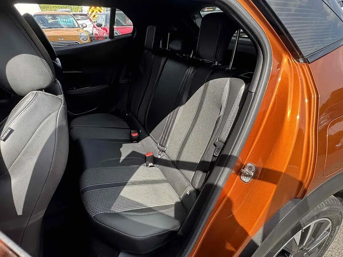2020-peugeot-2008-suv-12-puretech-gt-line-eat8-big-26