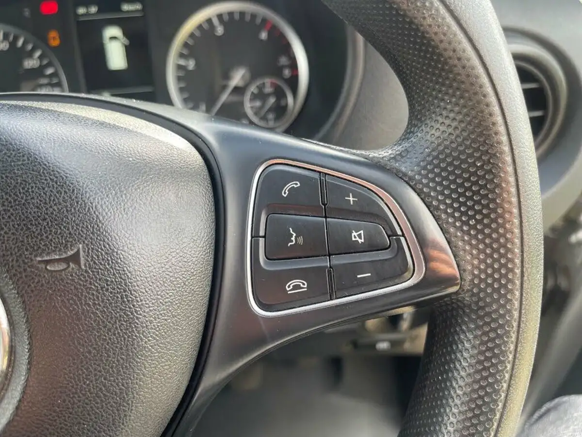 2019-mercedes-benz-vito-big-13