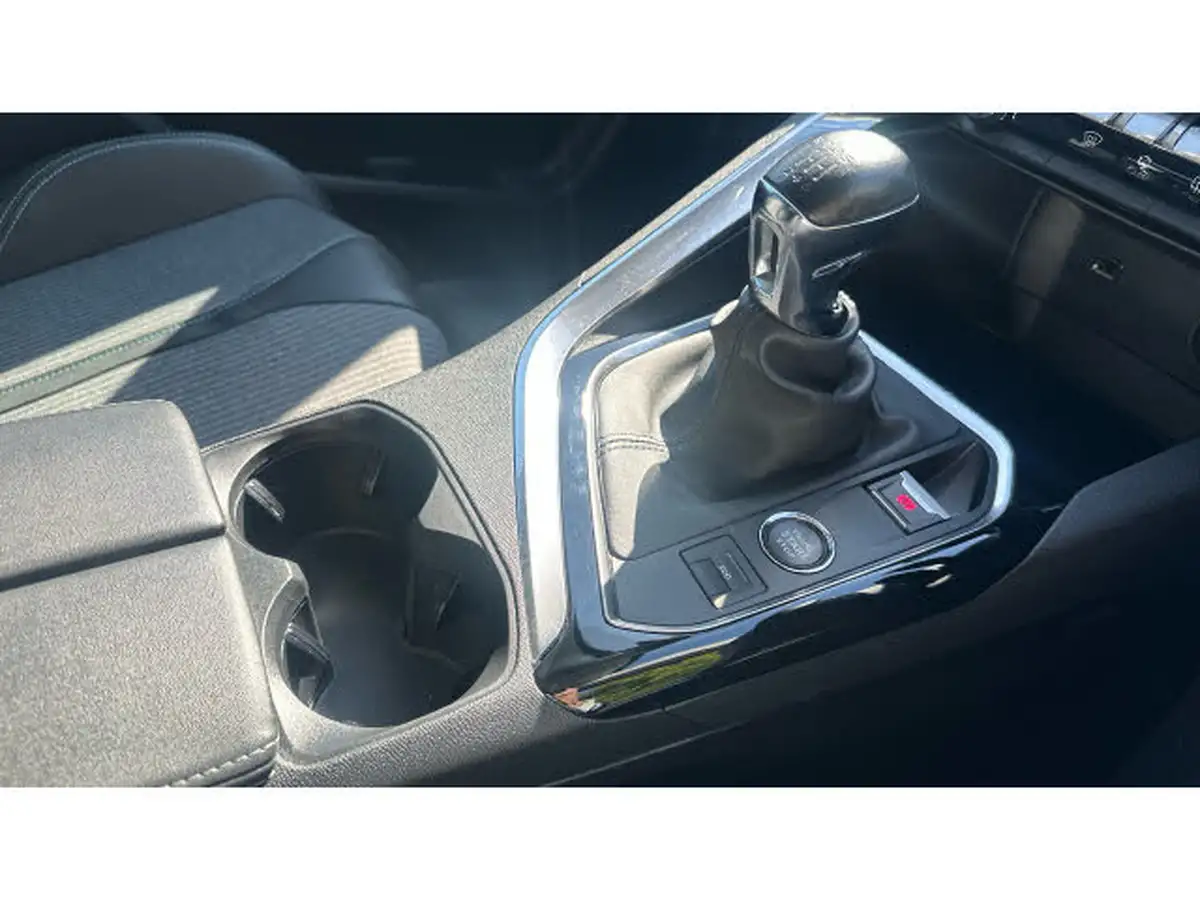 2021-peugeot-3008-suv-12-puretech-allure-big-30