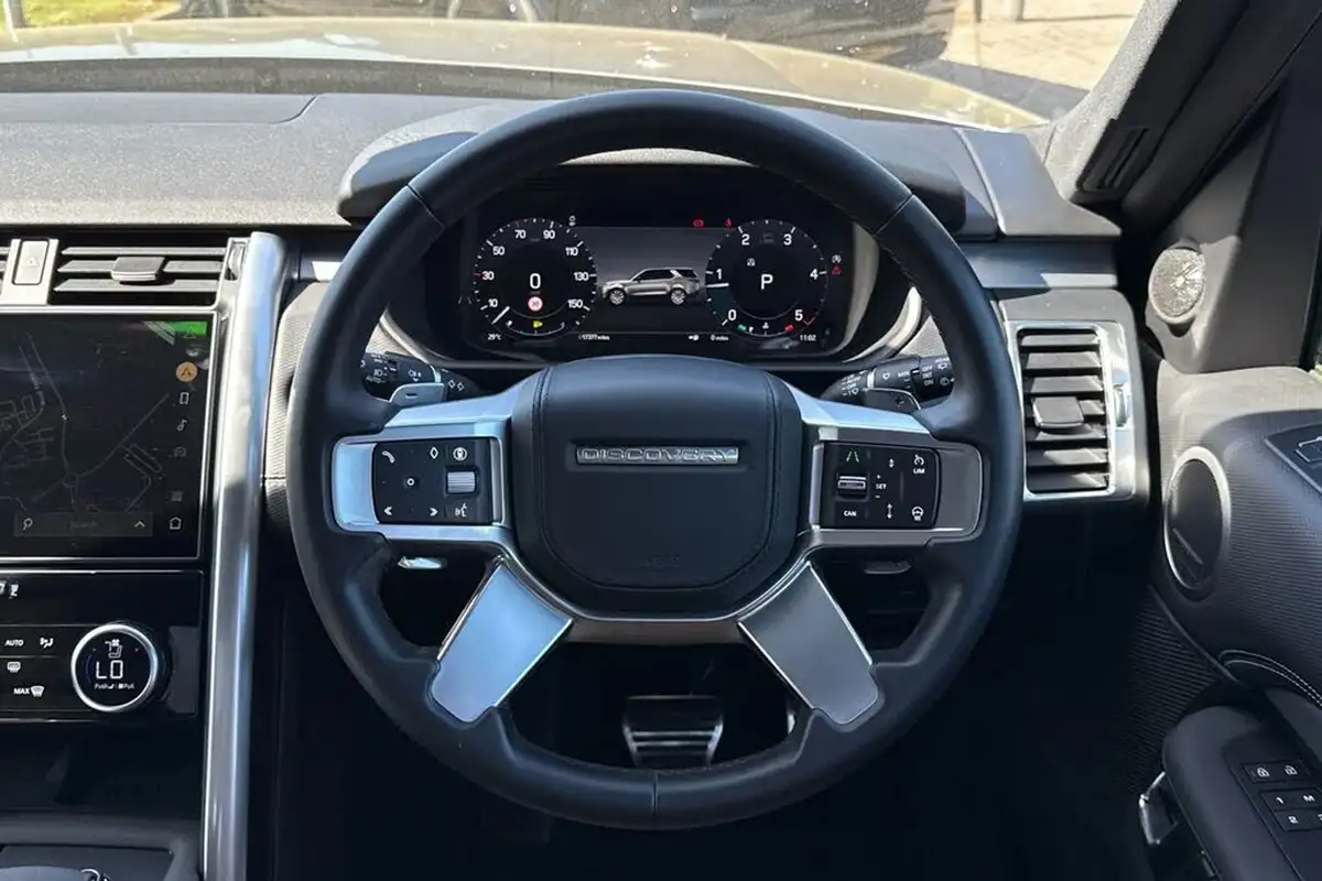 2023-land-rover-discovery-30-d300-dynamic-hse-big-15