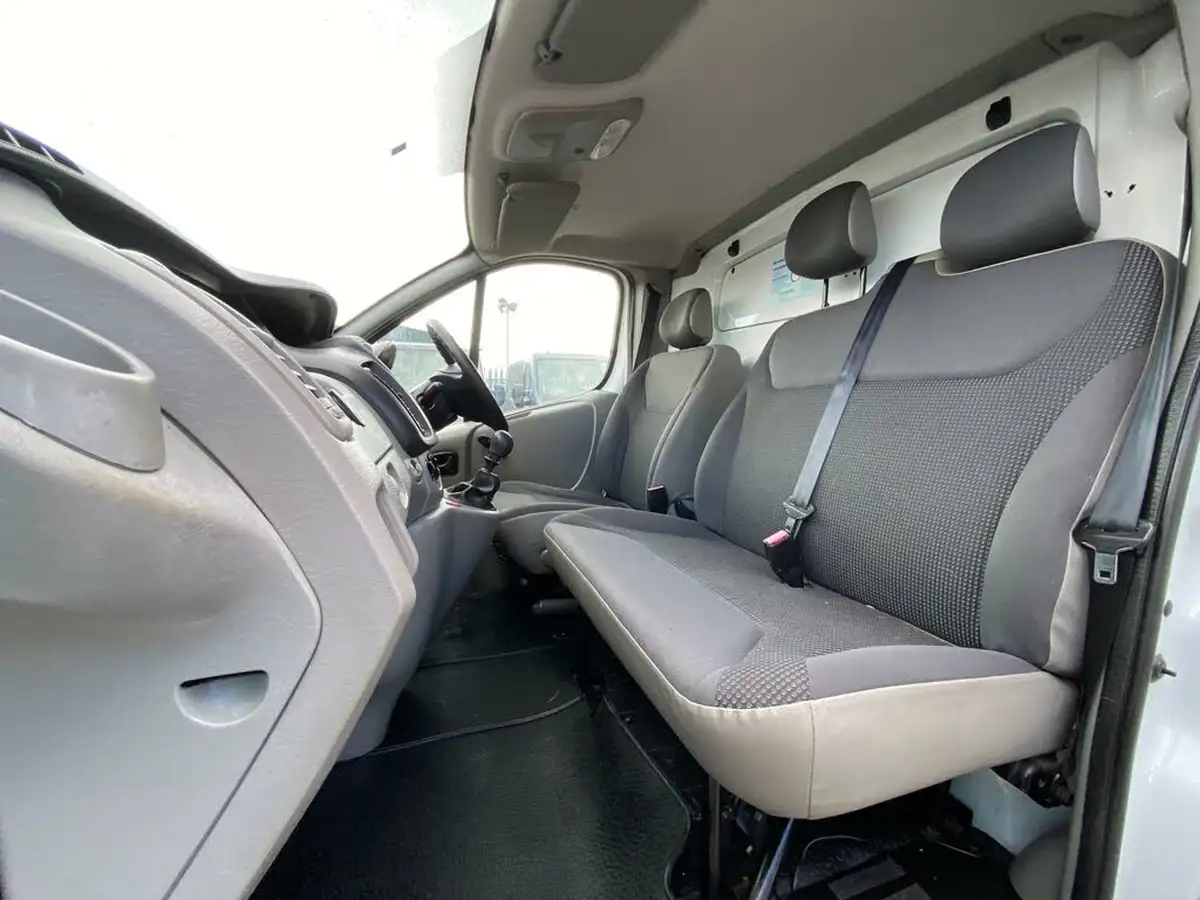 2014-vauxhall-vivaro-20td-2900-swb-115ps-panel-van-big-46