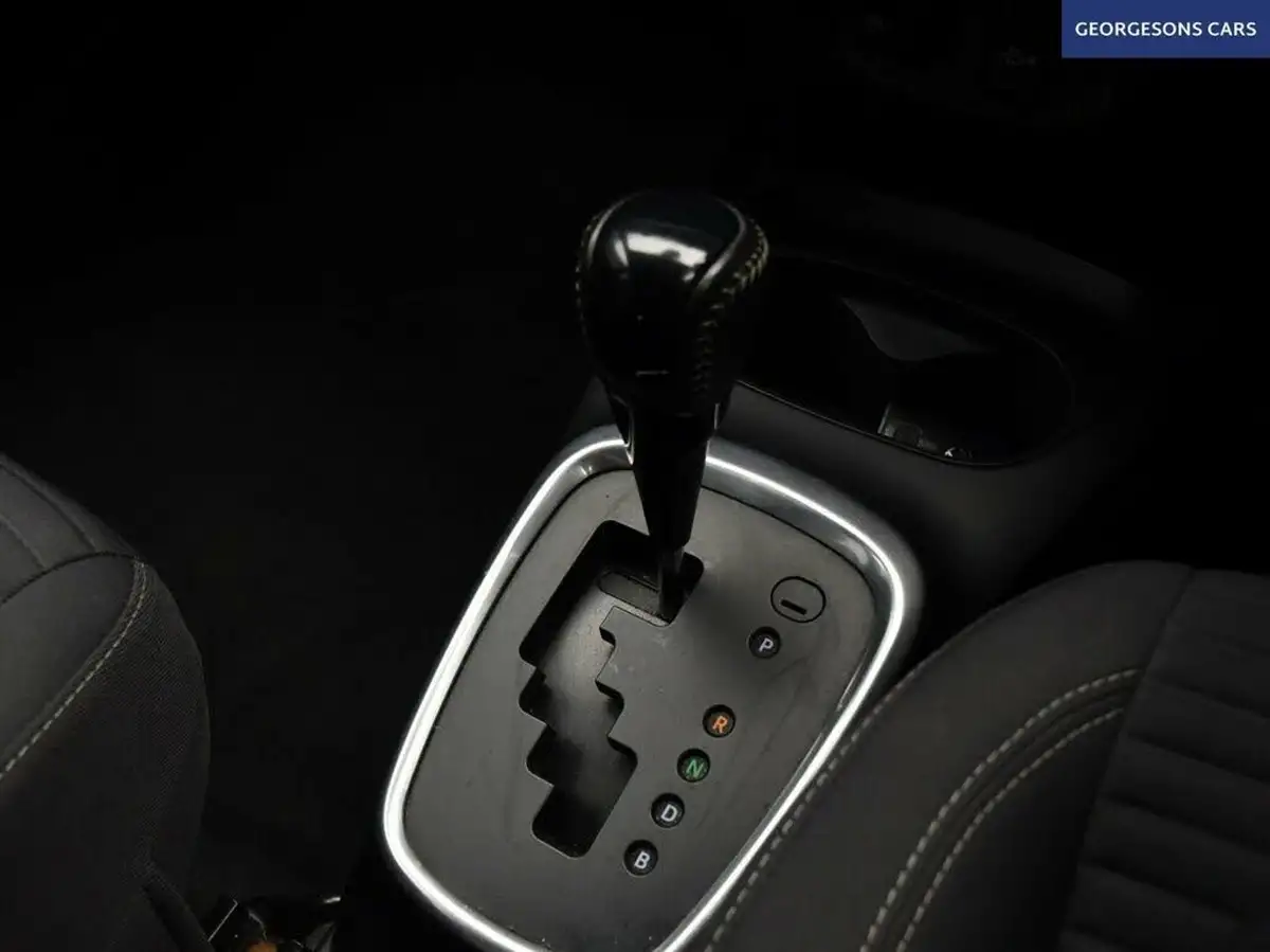 2020-toyota-yaris-15-vvt-i-icon-98bhp-hybrid-1497cc-e-cvt-big-24