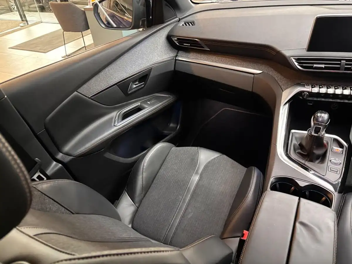2018-peugeot-3008-suv-12-puretech-gt-line-big-23