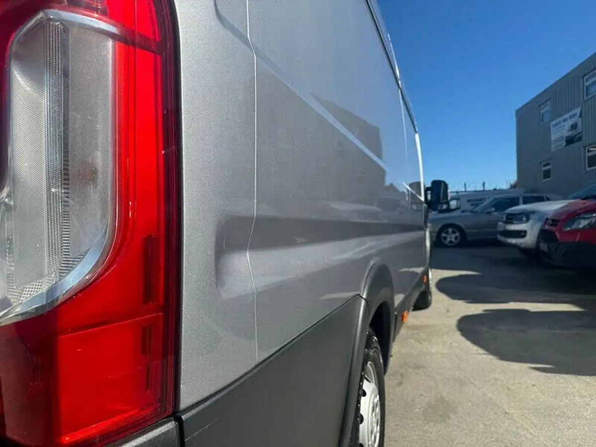 2021-peugeot-boxer-22-bluehdi-professional-435-l4-h2-140bhpeu6dt-big-8
