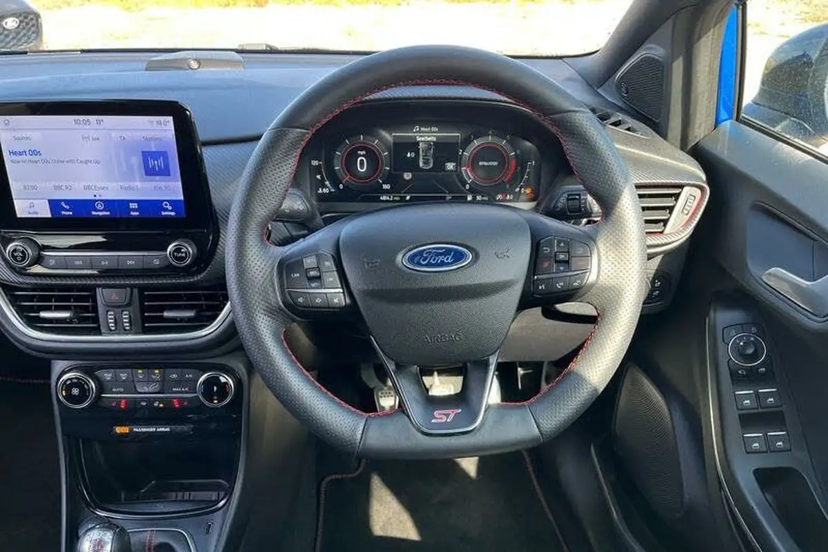 2023-ford-puma-suv-15-st-big-11