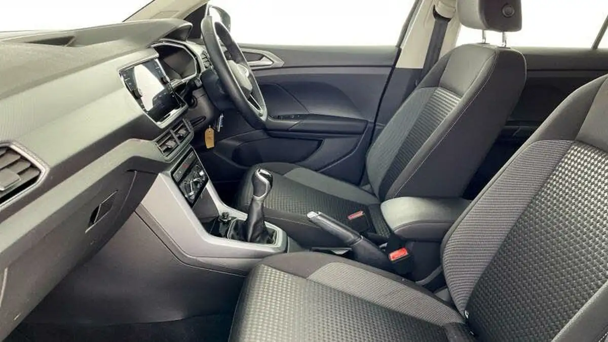 2021-volkswagen-t-cross-10-tsi-active-95ps-big-38