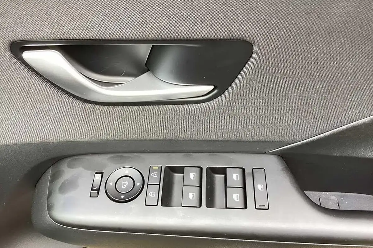 2025-hyundai-kona-16-t-gdi-advance-dct-big-23
