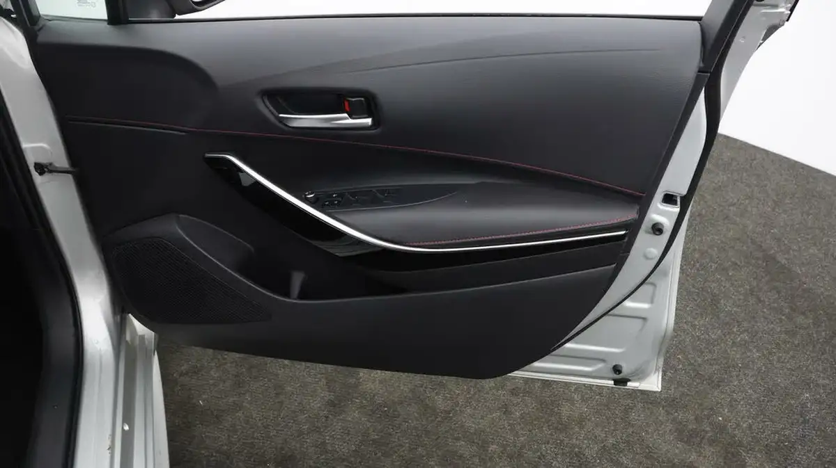 2020-toyota-corolla-18-vvt-i-excel-trk-hatchback-big-14