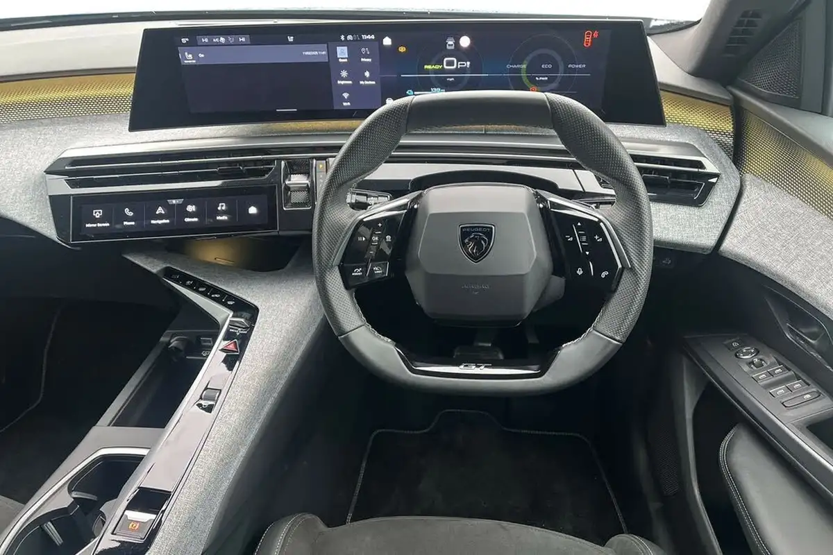 2023-peugeot-3008-suv-e-gt-big-11