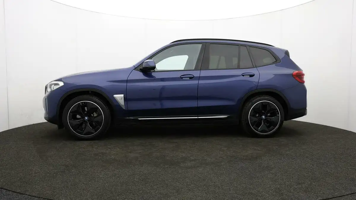 2022-bmw-ix3-e-premier-edition-big-71