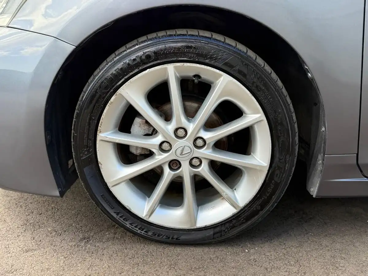 2013-lexus-ct-200h-18-premier-big-47