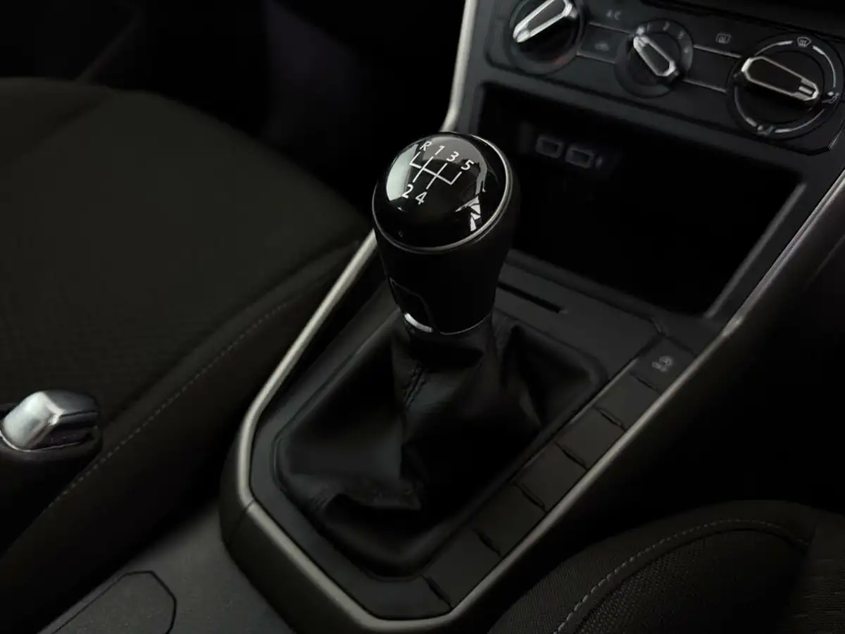 2019-volkswagen-polo-10-se-80ps-evo-ss-big-31