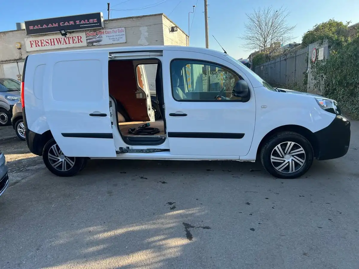 2019-renault-kangoo-maxi-e-maxi-ze33-panel-big-17