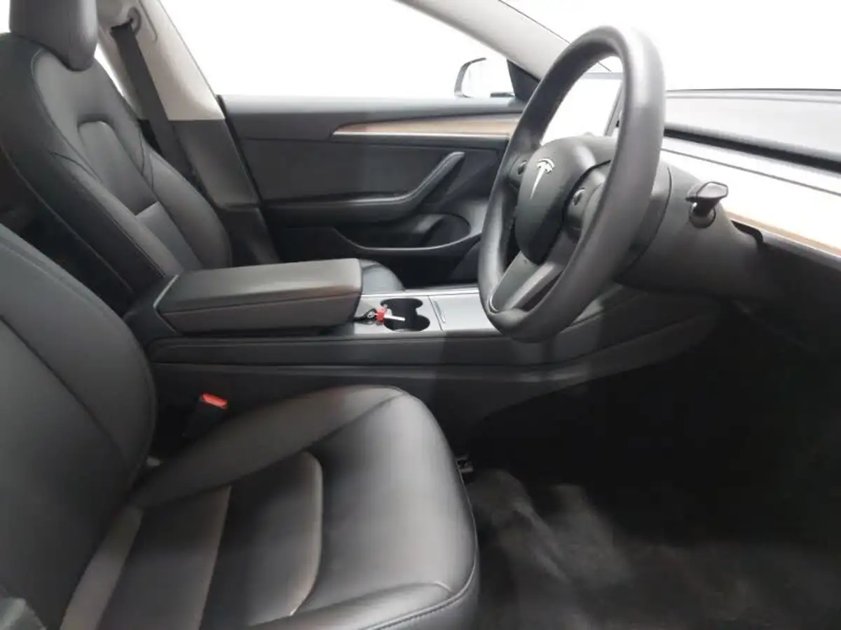 2021-tesla-model-3-e-long-range-awd-big-10