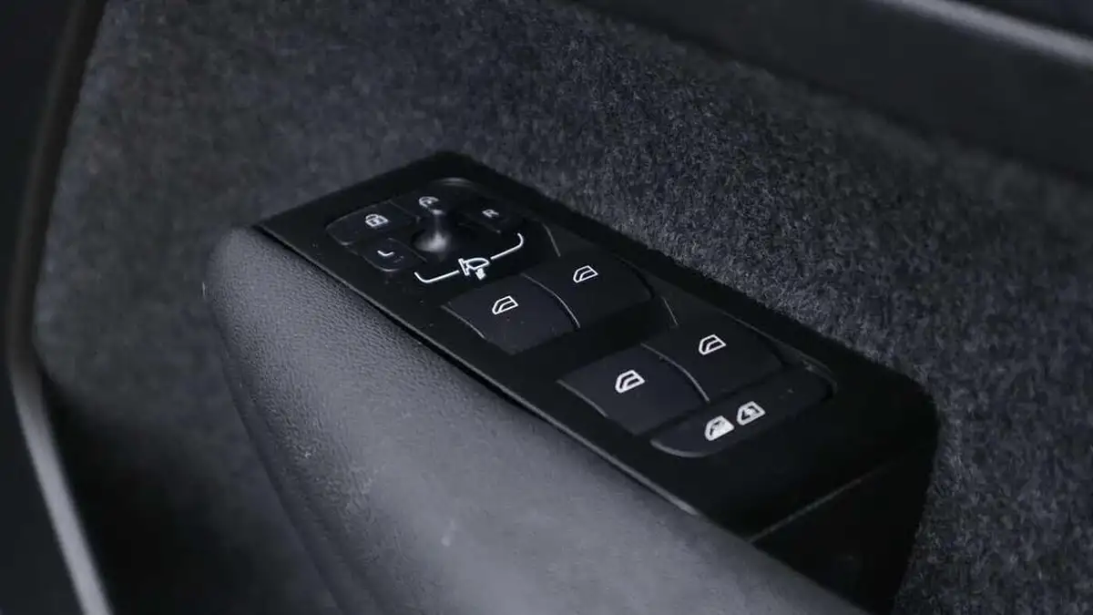 2022-volvo-c40-e-twin-recharge-pro-big-23