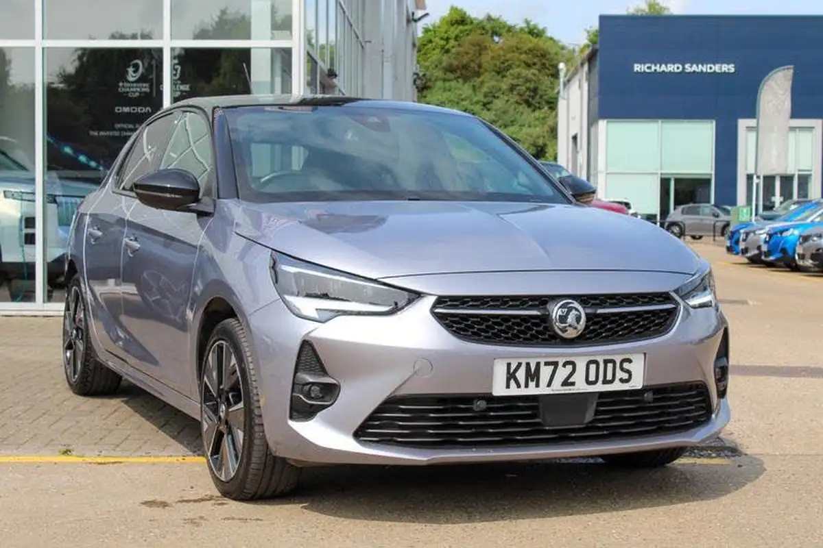 2022-vauxhall-corsa-e-gs-line-electric-big-36