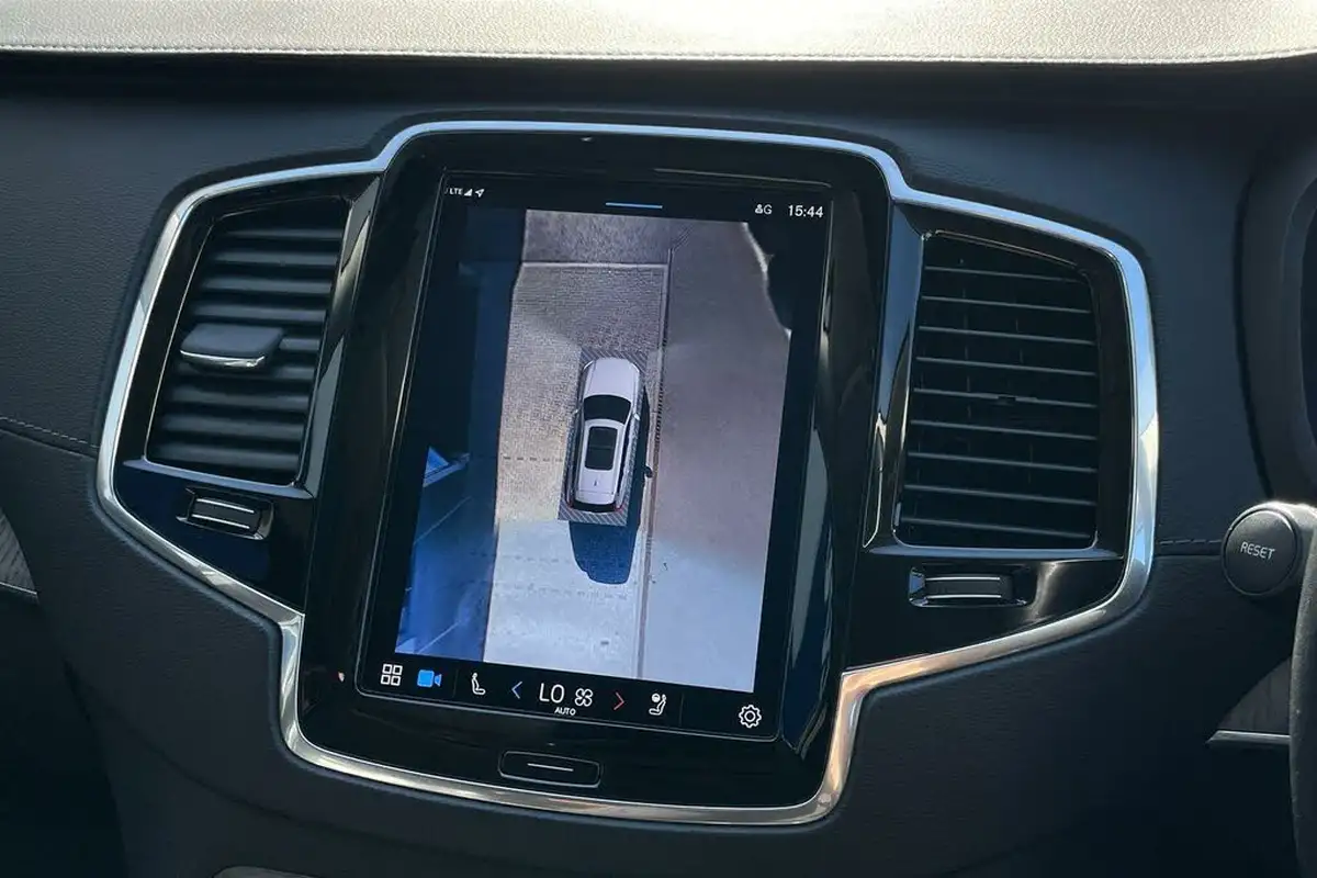 2022-volvo-xc90-20-b5-ultimate-big-3