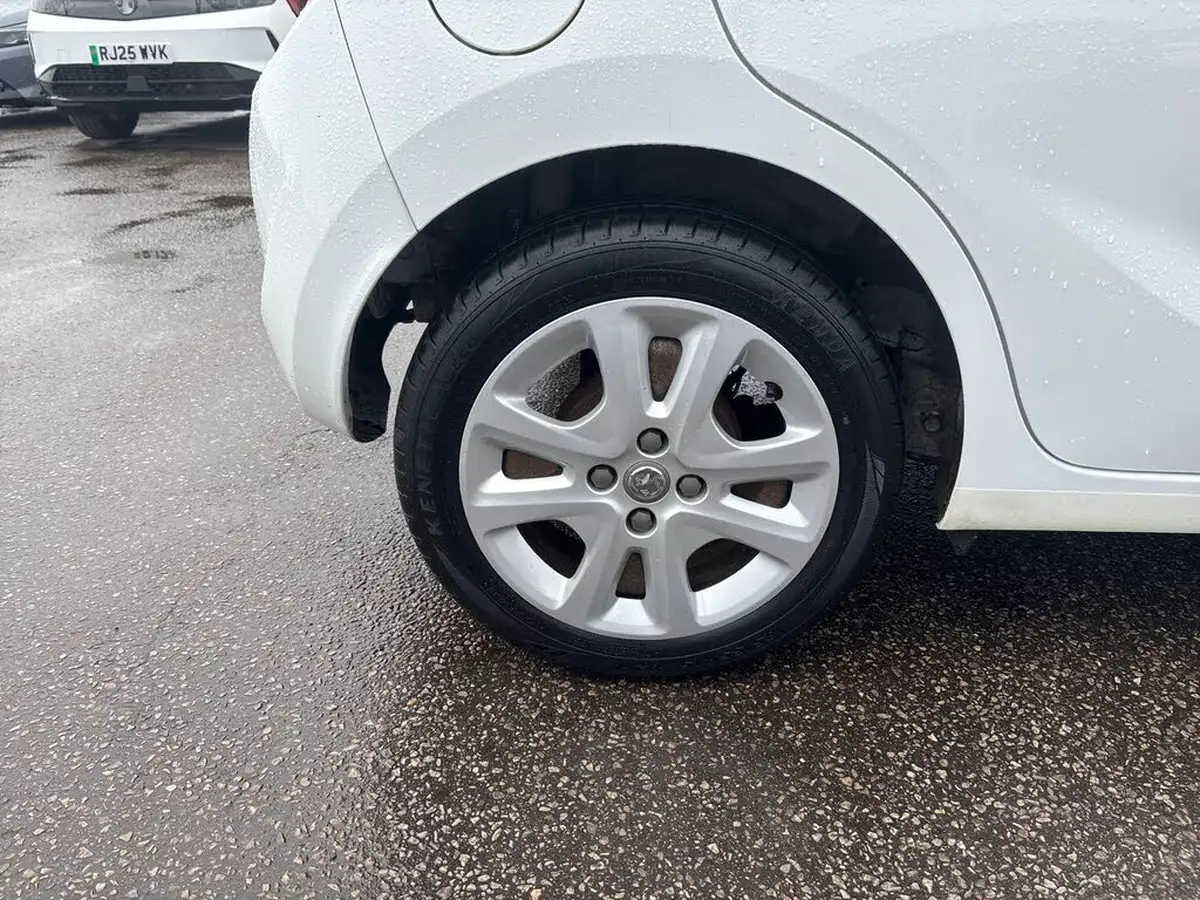 2017-vauxhall-viva-big-8