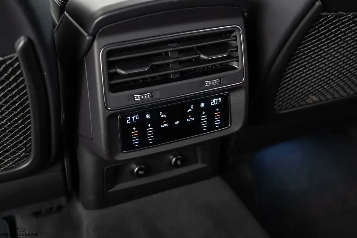 2022-audi-sq8-40-tfsi-black-edition-big-17