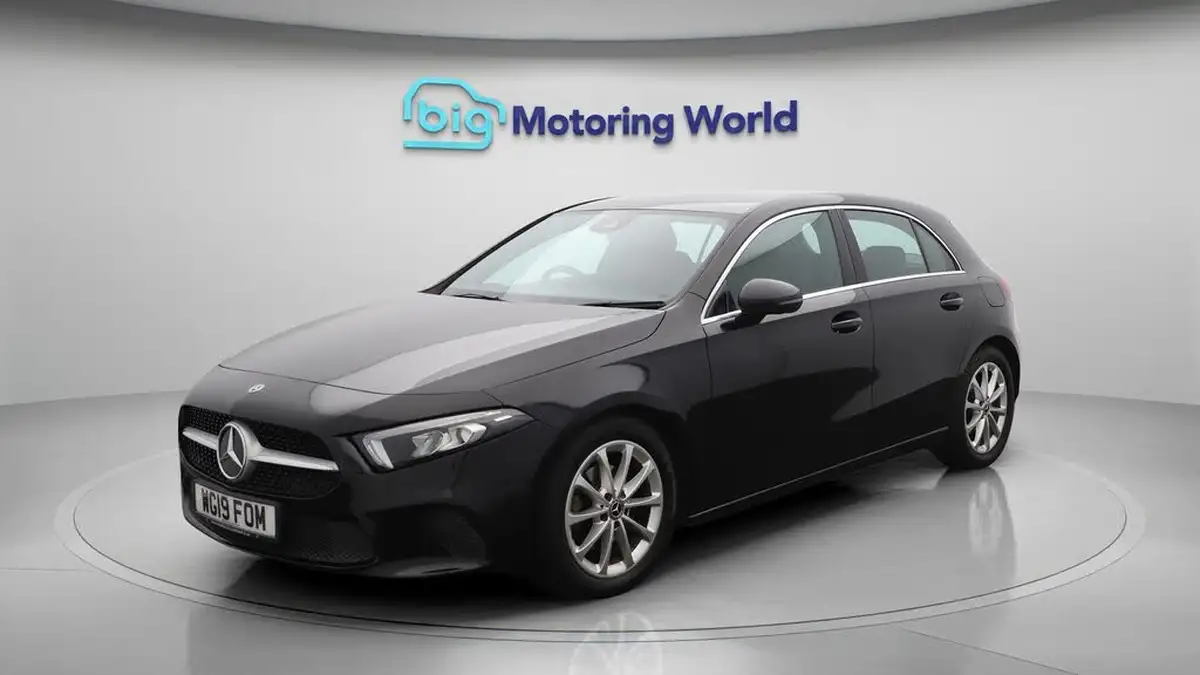 2019-mercedes-benz-a-class-15d-a180d-sport-executive-hatchback-5d-7g-dct-big-3