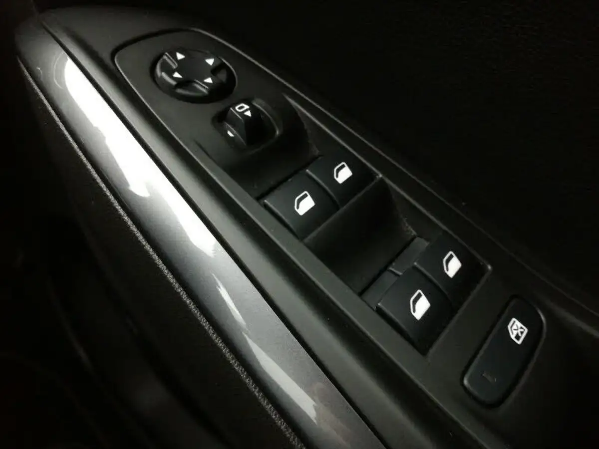 2018-vauxhall-grandland-x-12-tech-line-nav-130ps-big-16