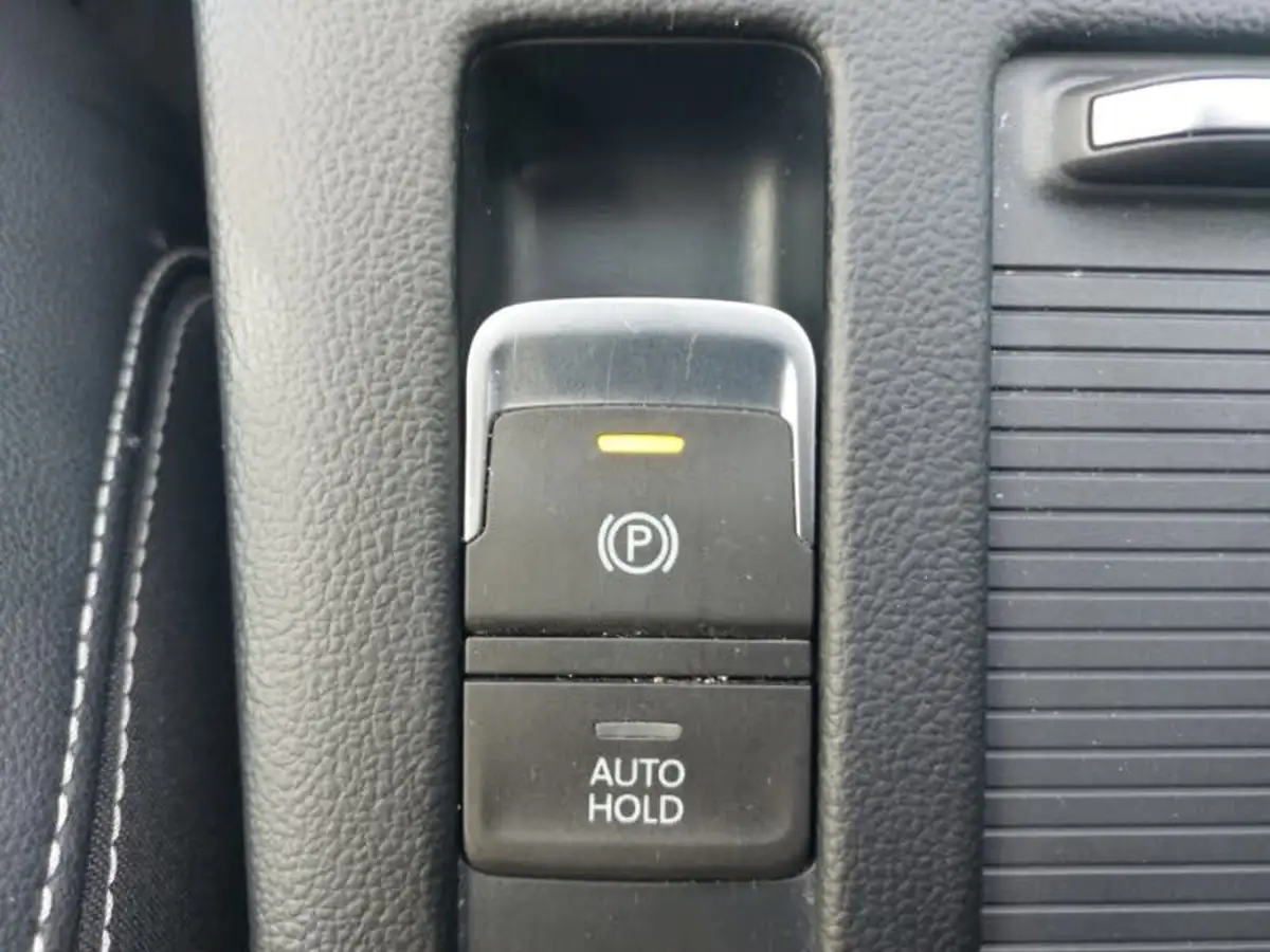 2022-volkswagen-passat-14-tsi-gte-estate-5d-big-14