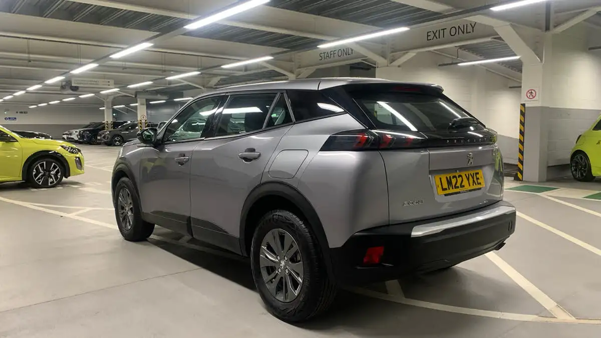 2022-peugeot-2008-suv-12-puretech-active-premium-big-4