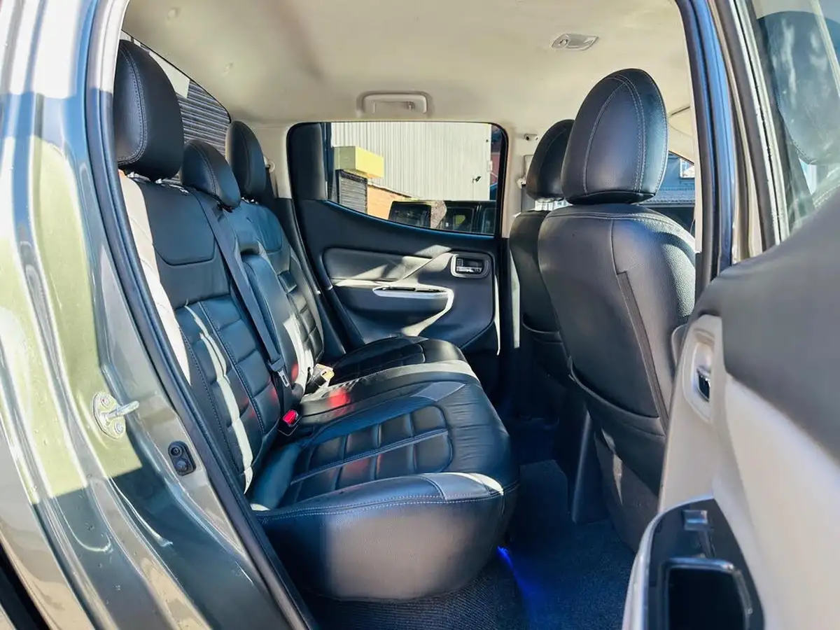2019-mitsubishi-l200-24di-d-barbarian-eu6-big-64