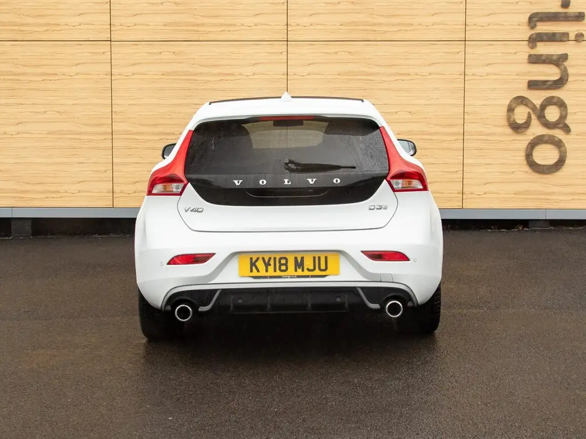 2018-volvo-v40-20td-d3-r-design-pro-big-5