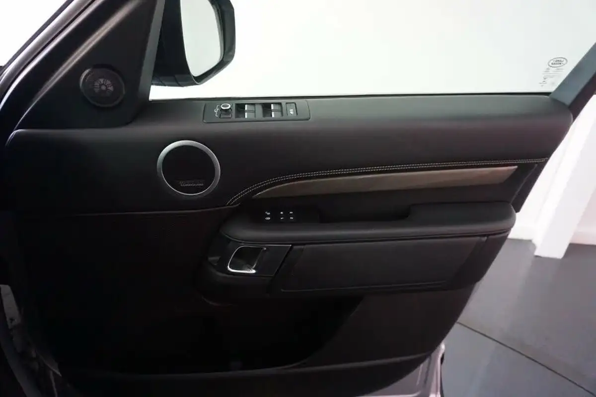 2019-land-rover-discovery-30-sd-v6-hse-luxury-big-23